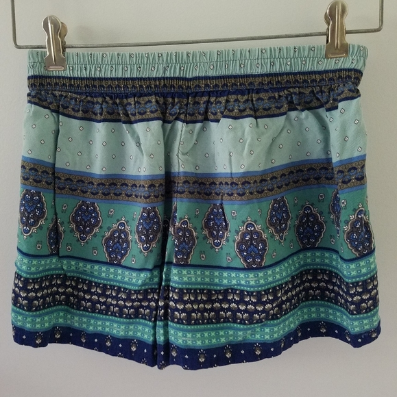 Boho Patterned Shorts - Picture 2 of 2